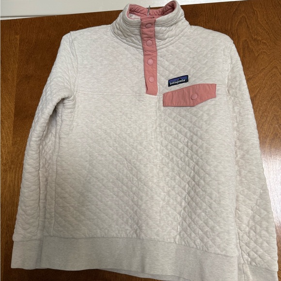 Patagonia Jackets & Blazers - (Closet cleanout ‼️) size XS, Patagonia Cream Quilted Pullover